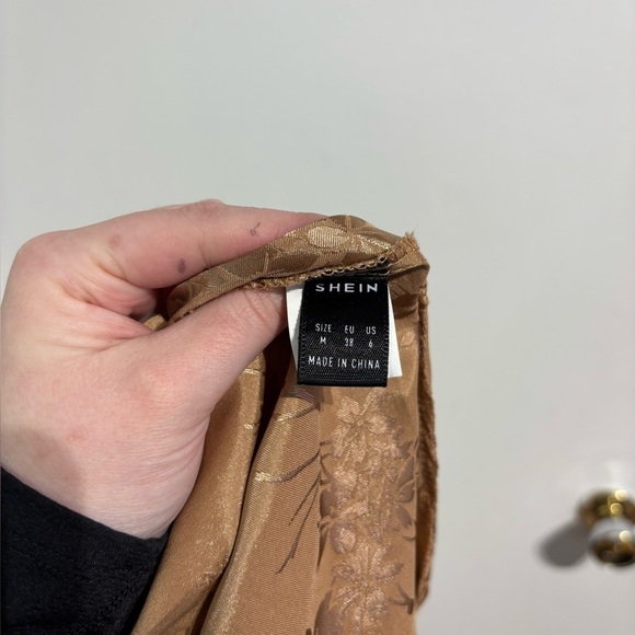 🎉4/30$🎉 SHEIN Rose Gold Satin Off-Shoulder Dress ✨ - Picture 4 of 6